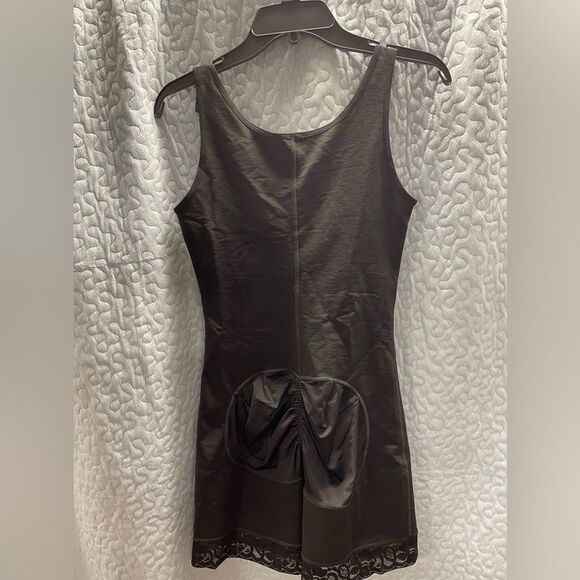 Shapeware seamless Lycra moves with you - Picture 3 of 14